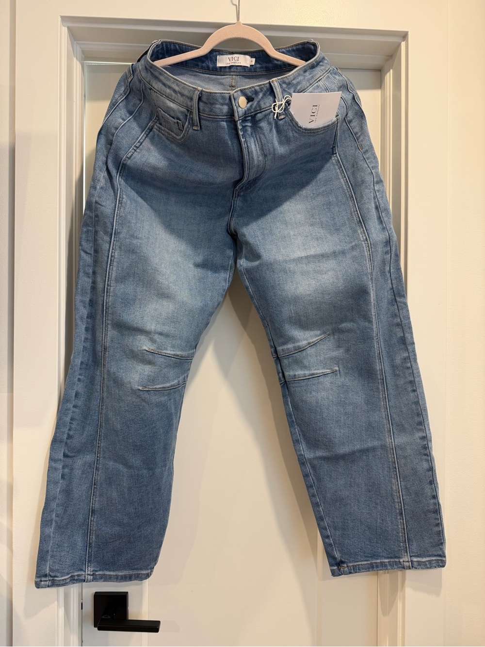 Brand new VICI Free Cove Stretch Hugh Rise Barrel Jeans - Medium Wash